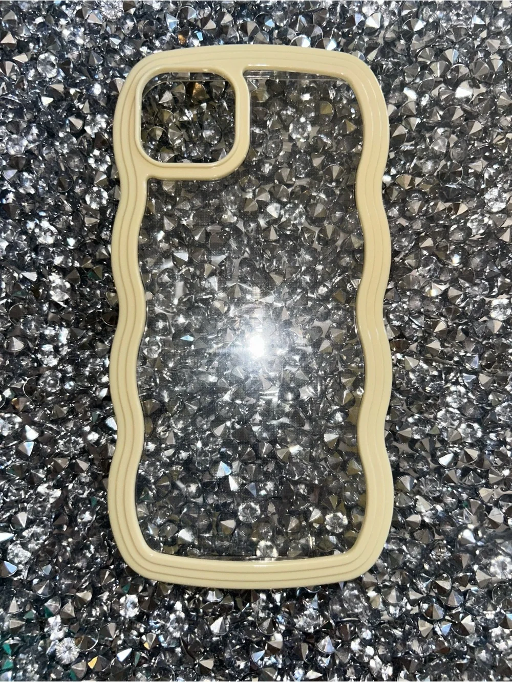 iPhone 15 plus Cream Wavy Edge Clear Phone Case - Brand